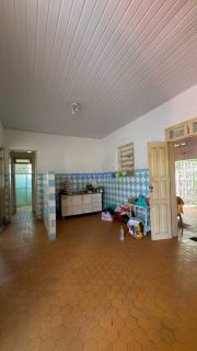 CASA AMPLA COM GRANDE TERRENO – BAIRRO SÃO JOSE