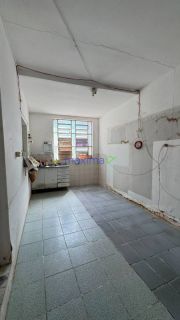 CASA AMPLA COM GRANDE TERRENO – BAIRRO SÃO JOSE