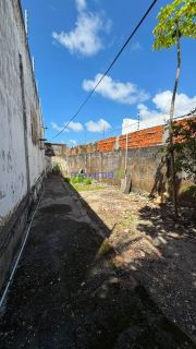 CASA AMPLA COM GRANDE TERRENO – BAIRRO SÃO JOSE