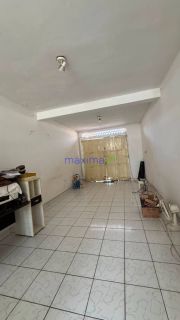 CASA AMPLA COM GRANDE TERRENO – BAIRRO SÃO JOSE