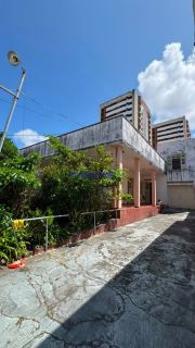 CASA AMPLA COM GRANDE TERRENO – BAIRRO SÃO JOSE