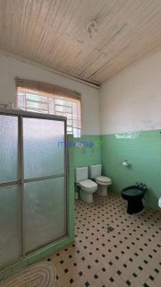 CASA AMPLA COM GRANDE TERRENO – BAIRRO SÃO JOSE