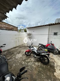 Casa à Venda no Coração do Farol – Moradia ou Ponto Comercial!