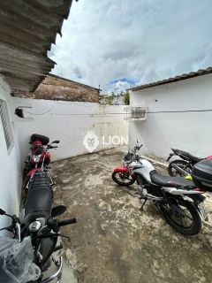 Casa à Venda no Coração do Farol – Moradia ou Ponto Comercial!