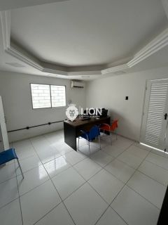 Casa à Venda no Coração do Farol – Moradia ou Ponto Comercial!