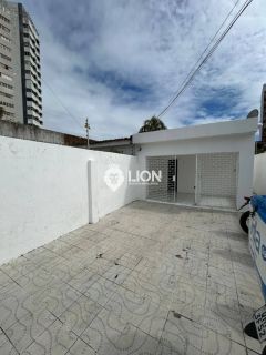 Casa à Venda no Coração do Farol – Moradia ou Ponto Comercial!
