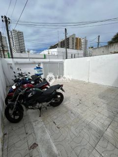 Casa à Venda no Coração do Farol – Moradia ou Ponto Comercial!