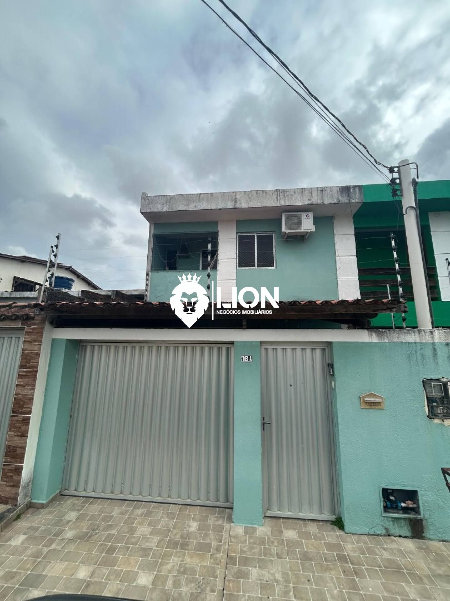 Vendo casa com 4 dormitórios na Santa Amelia