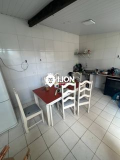 Vendo casa de primeiro andar no Antares!