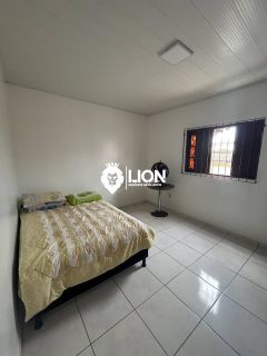 Vendo casa de primeiro andar no Antares!