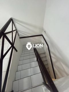 Vendo casa de primeiro andar no Antares!
