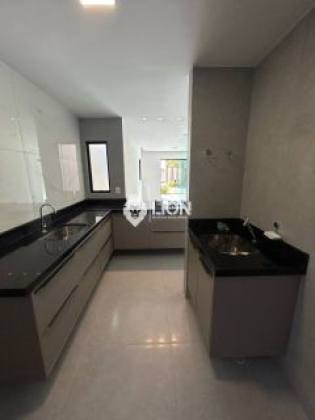 Casa Para alugar com 3 quartos sendo 2 suítes no bairro Antares  em Maceió