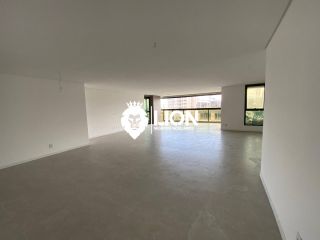 Apartamento Luxuoso com 4 Suítes na ponta verde!!