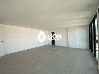 Apartamento Luxuoso com 4 Suítes na ponta verde!!
