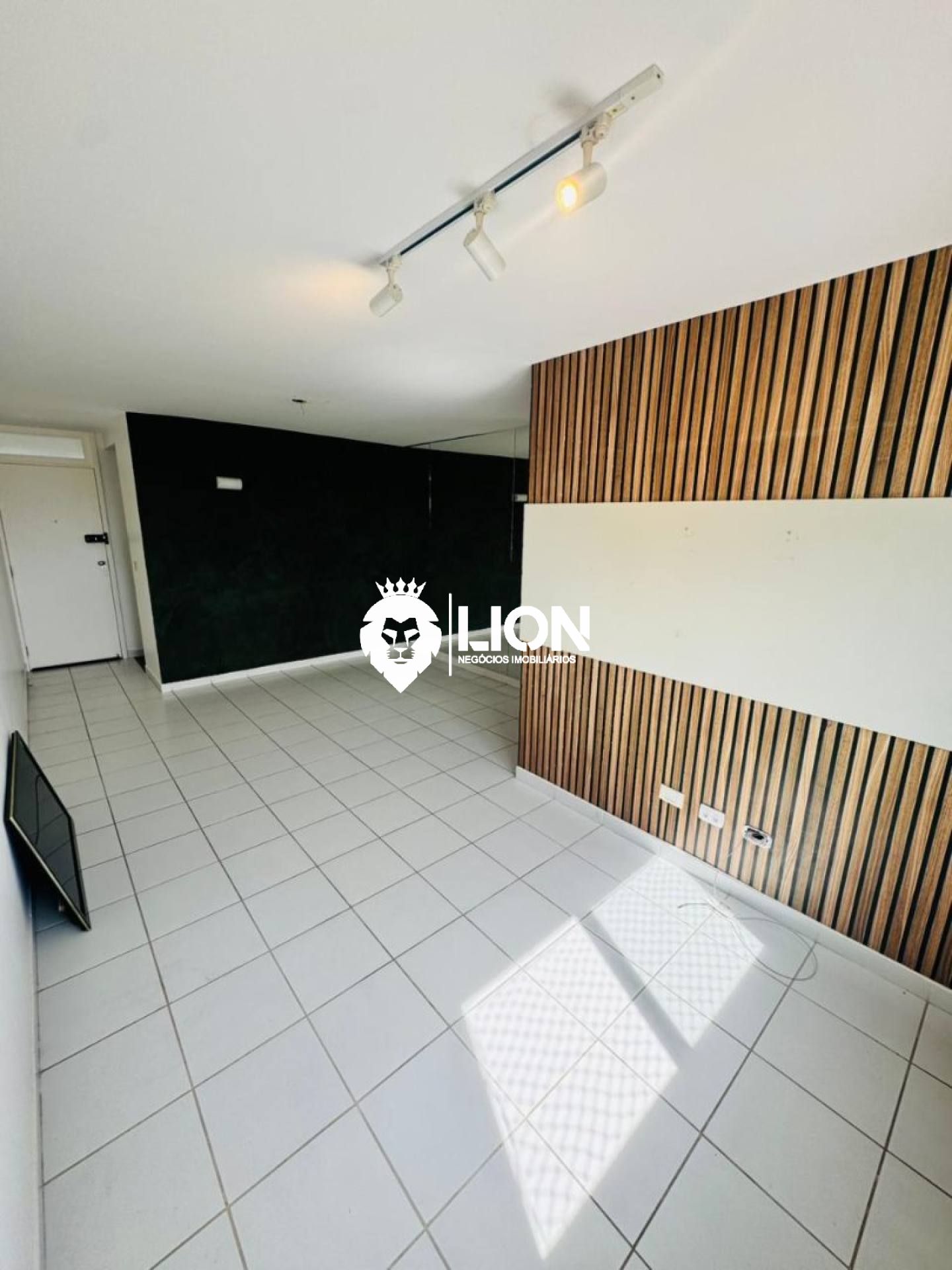 Oportunidade de Aluguel na Ponta Verde | Apartamento Semi Mobiliado