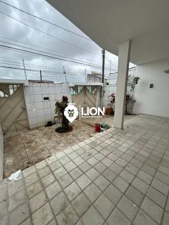 ALUGUEL – CASA ESPAÇOSA E BEM LOCALIZADA!