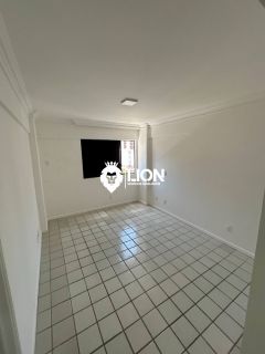 Apartamento à Venda na Ponta Verde – Localização Privilegiada e Excelente Ventilação!