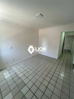 Apartamento à Venda na Ponta Verde – Localização Privilegiada e Excelente Ventilação!