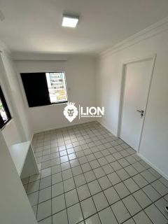 Apartamento à Venda na Ponta Verde – Localização Privilegiada e Excelente Ventilação!