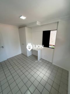 Apartamento à Venda na Ponta Verde – Localização Privilegiada e Excelente Ventilação!