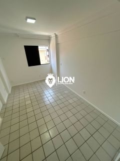 Apartamento à Venda na Ponta Verde – Localização Privilegiada e Excelente Ventilação!