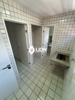 Apartamento à Venda na Ponta Verde – Localização Privilegiada e Excelente Ventilação!