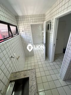Apartamento à Venda na Ponta Verde – Localização Privilegiada e Excelente Ventilação!