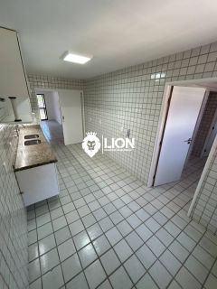 Apartamento à Venda na Ponta Verde – Localização Privilegiada e Excelente Ventilação!