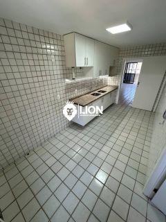 Apartamento à Venda na Ponta Verde – Localização Privilegiada e Excelente Ventilação!