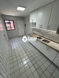 Apartamento à Venda na Ponta Verde – Localização Privilegiada e Excelente Ventilação!