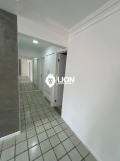 Apartamento à Venda na Ponta Verde – Localização Privilegiada e Excelente Ventilação!