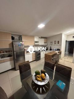 Casa à Venda no Antares