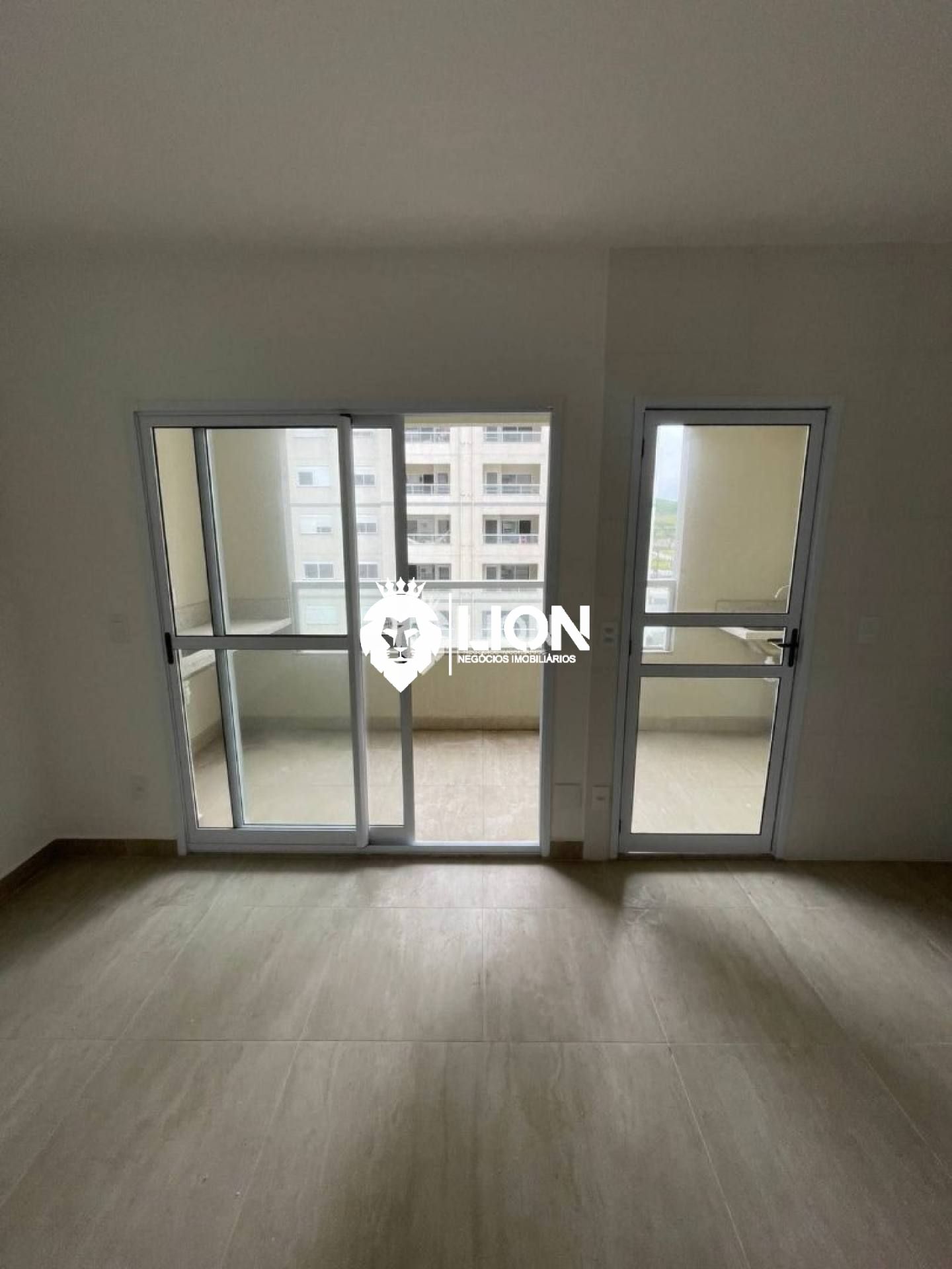 Apto para alugar no Sensia!!