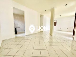 (016)EXCELENTE ALUGUEL - CASA DE ESQUINA EM CONJUNTO COM PORTARIA