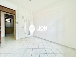 (016)EXCELENTE ALUGUEL - CASA DE ESQUINA EM CONJUNTO COM PORTARIA