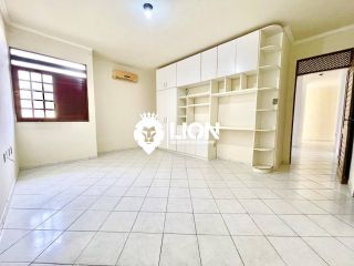 (016)EXCELENTE ALUGUEL - CASA DE ESQUINA EM CONJUNTO COM PORTARIA