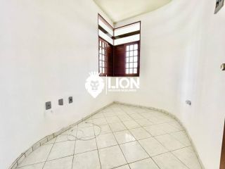 (016)EXCELENTE ALUGUEL - CASA DE ESQUINA EM CONJUNTO COM PORTARIA