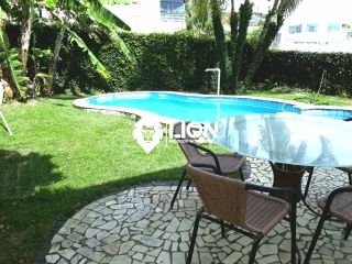 IMÓVEL ESPAÇOSO, MOBILIADO E COM ÁREA DE LAZER COMPLETA