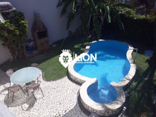 IMÓVEL ESPAÇOSO, MOBILIADO E COM ÁREA DE LAZER COMPLETA