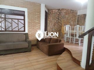 IMÓVEL ESPAÇOSO, MOBILIADO E COM ÁREA DE LAZER COMPLETA