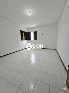 CASA À VENDA – 200m² DE CONFORTO E SOFISTICAÇÃO