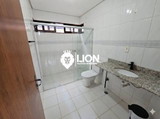 CASA À VENDA – 200m² DE CONFORTO E SOFISTICAÇÃO