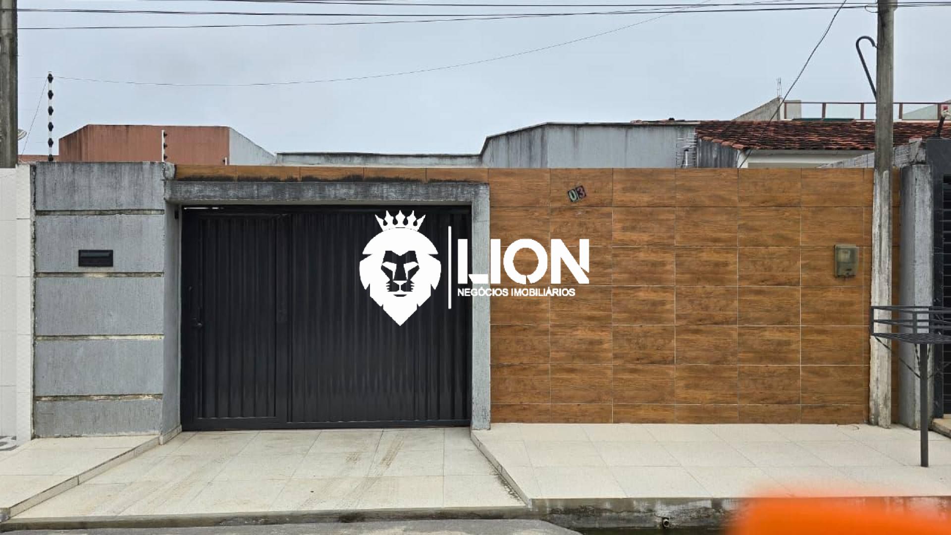 Casa reformada e moderna, PORTEIRA FECHADA. Ficam todos os móveis e eletrodomésticos