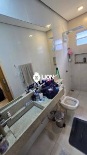 Casa reformada e moderna, PORTEIRA FECHADA. Ficam todos os móveis e eletrodomésticos