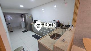 Casa reformada e moderna, PORTEIRA FECHADA. Ficam todos os móveis e eletrodomésticos