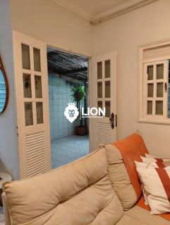 VENDO CASA ESPAÇOSA E BEM LOCALIZADA!- CIDADE UNIVERSITÁRIA