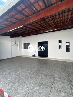 Casa à Venda – Conforto, Espaço e Excelente Posição Solar!