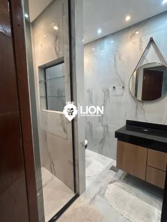 Casa à Venda – Conforto, Espaço e Excelente Posição Solar!