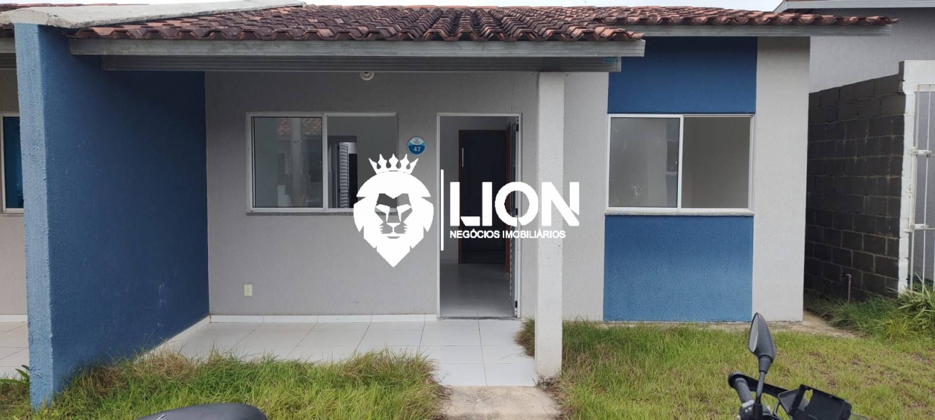 Casa à Venda em Condomínio Fechado