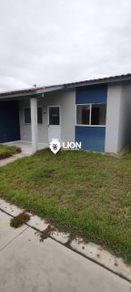 Casa à Venda em Condomínio Fechado